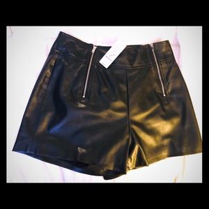 BEBE Faux Leather Shorts Double Zipper size 8